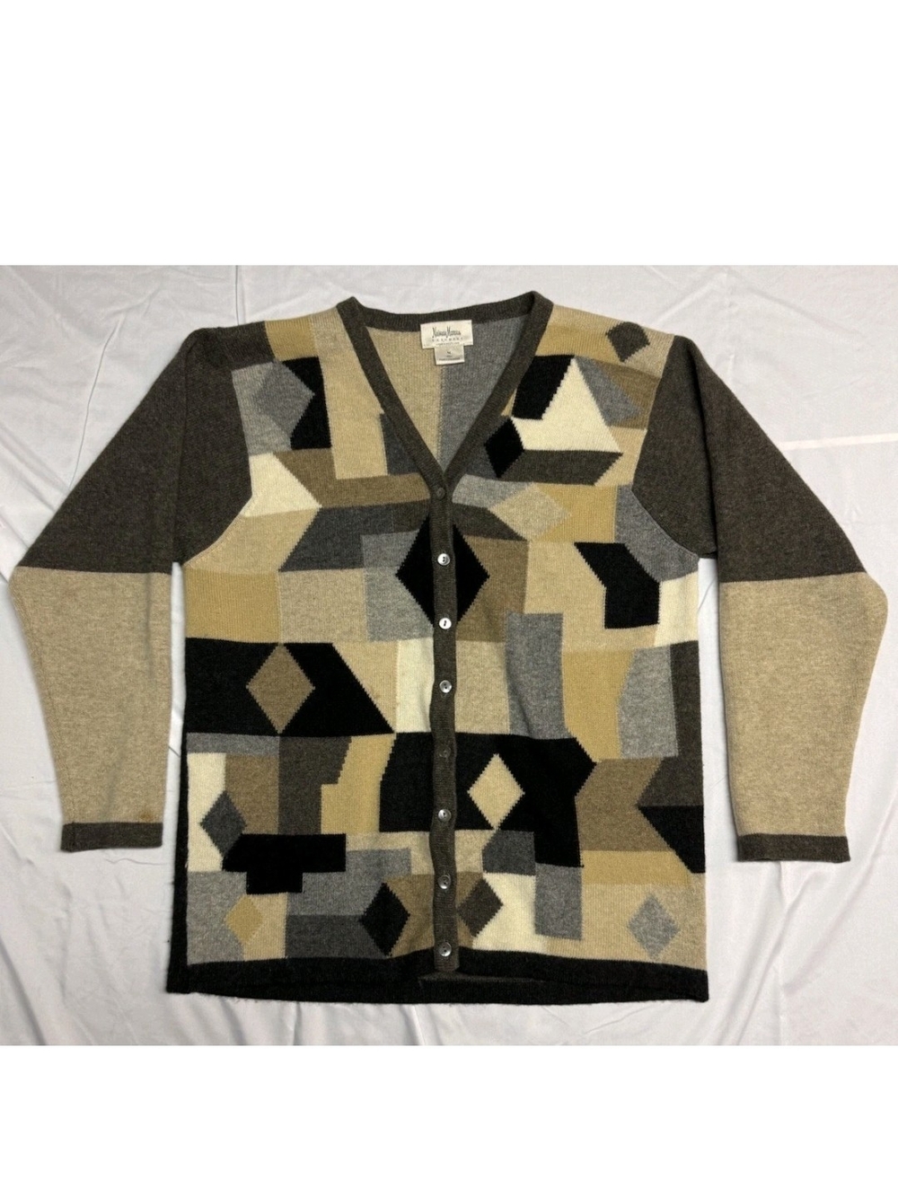 Neiman Marcus 100% Cashmere Cardigan Sweater Scotland Geometric Women’s Medium